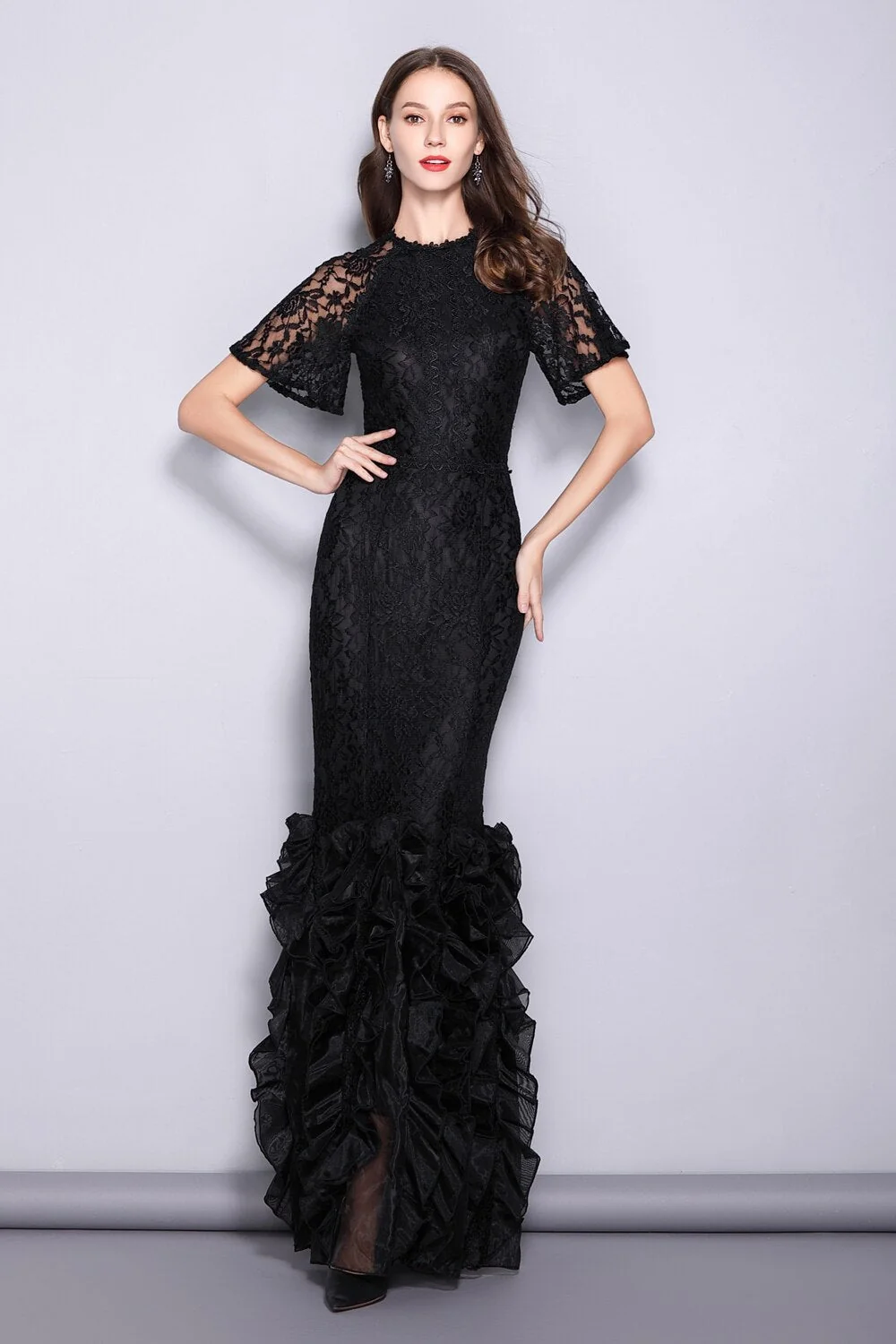 Women's Runway Designer Dresses O Neck Short Sleeves Embroidery Lace Prom Ruffles Mermaid Black Long Party Dresses