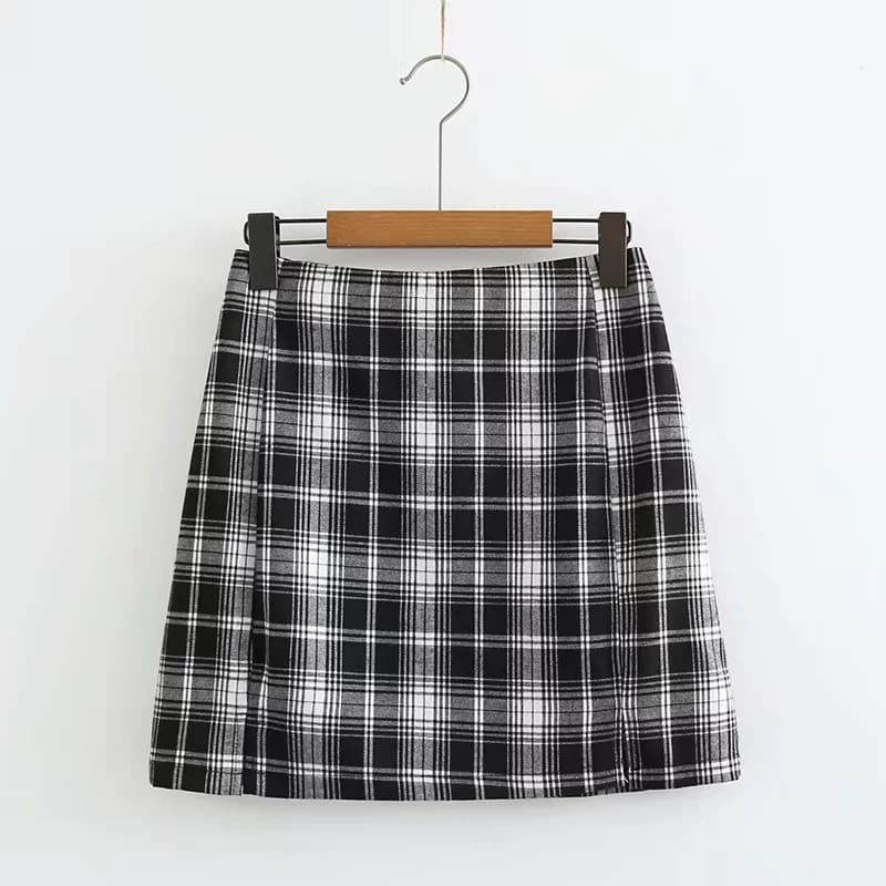 Women White and Black Plaid Print Mini Skirt with