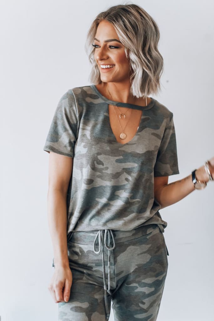 Women Camouflage Army T-shirt Hollow Out Choker V-Neck Summer Ladies Casual Loose Short Sleeve T-Shirts New